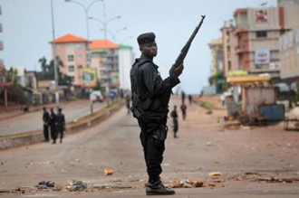 Guinée : La voiture de lÂ’émissaire d'Alpha Condé  attaquée à  Guéckédou par des hommes armés